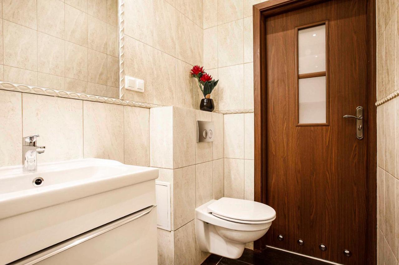 2-Room Apartment With Kitchen, Heart Of Cracow Old Town Краков Экстерьер фото
